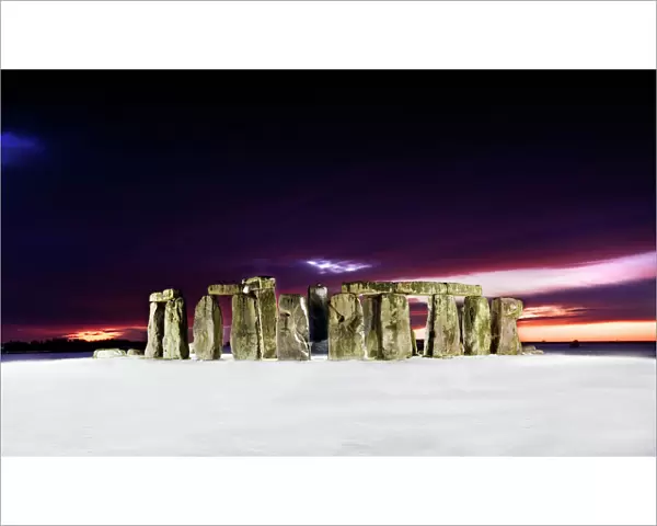 Stonehenge at twilight N090035