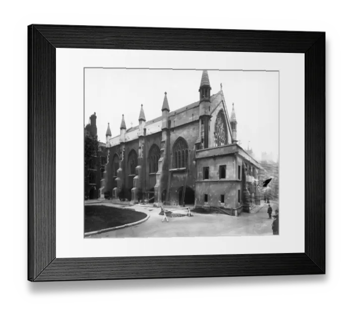 Framed Print : Lincolns Inn Chapel October 1915 DD55_00001 Framed Print : Lincolns Inn Chapel October 1915 DD55_00001