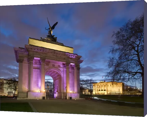 Wellington Arch and Apsley House N090055