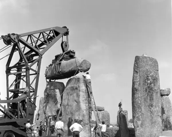 Stonehenge. Re-erection of Trilithon lintel in 1958 P50217
