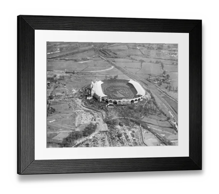 Framed Print : Wembley Cup Final 1923 EPW008545