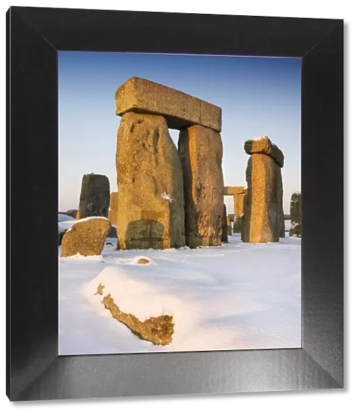 Stonehenge in the snow DP157907