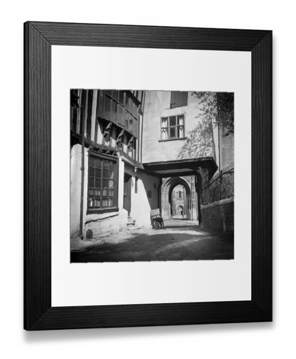 Framed Print : Tombland Alley, Norwich a98_07528 Framed Print : Tombland Alley, Norwich a98_07528