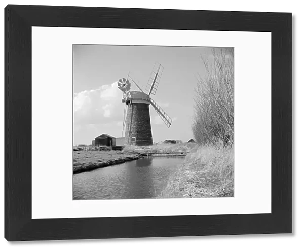 Windmill, Norfolk a98_15877