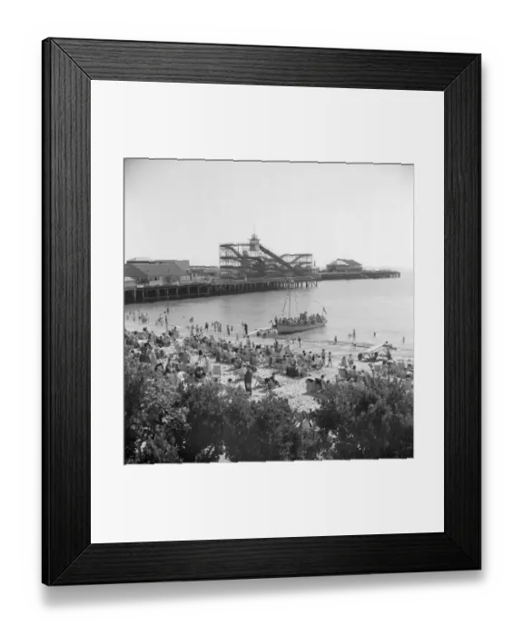 Framed Print : Clacton-on-Sea a98_17446 Framed Print : Clacton-on-Sea a98_17446
