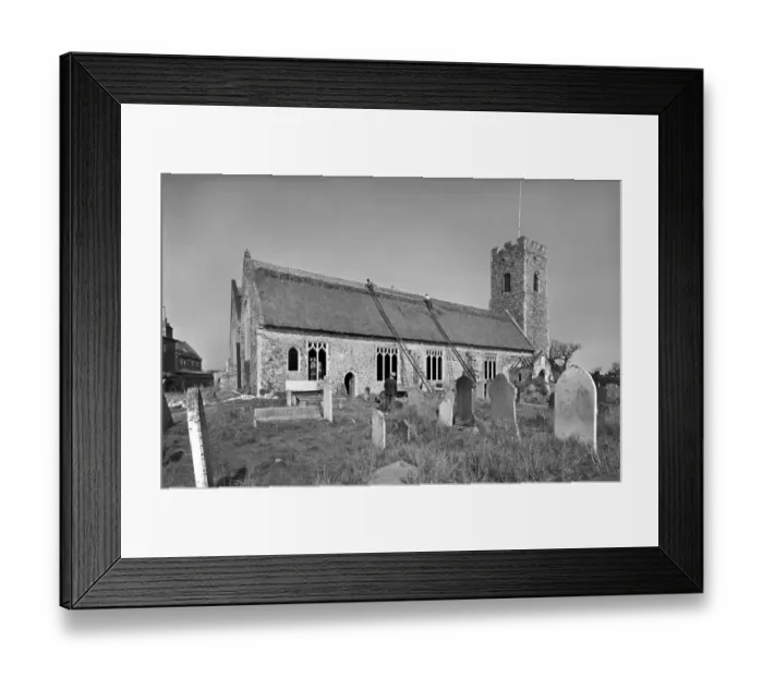 Framed Print : Thatching a church, Suffolk BB98_14595 Framed Print : Thatching a church, Suffolk BB98_14595