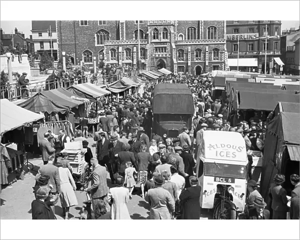 Norwich market in 1948 MF98_01664_16