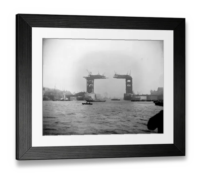 Framed Print : Tower Bridge under construction a83_01325 Framed Print : Tower Bridge under construction a83_01325