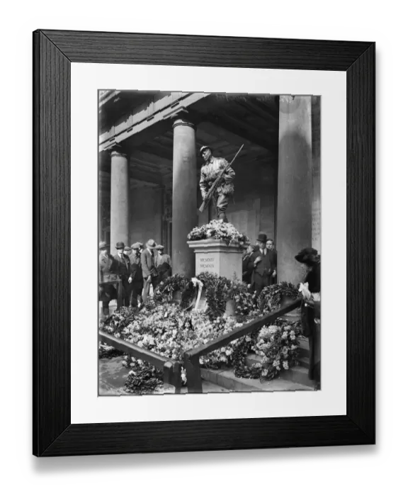 Framed Print : Liverpool War Memorial CC73_02987 Framed Print : Liverpool War Memorial CC73_02987
