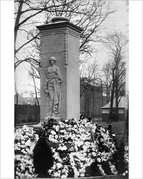 Keswick War Memorial FAR01_01_127