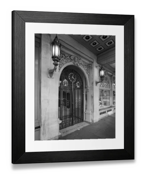 Framed Print : Fortnum And Mason doorway DD88_00094 Framed Print : Fortnum And Mason doorway DD88_00094