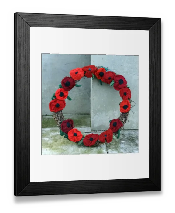 Framed Print : Poppy wreath DP185980