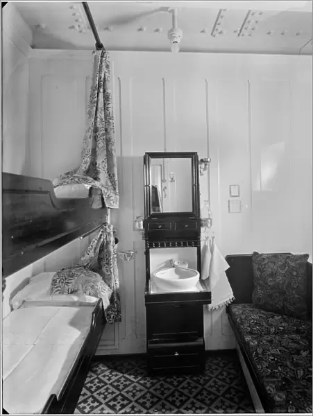 2nd class cabin, RMS Olympic BL24990_044