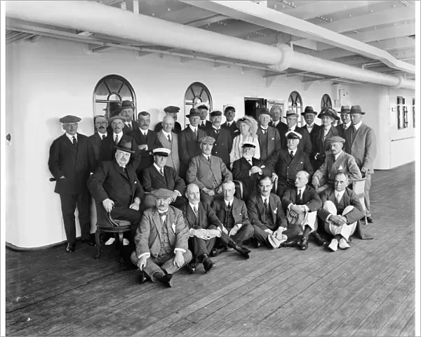 A group portrait, RMS Olympic BL24989_003