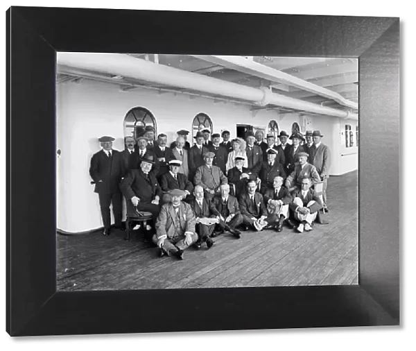 A group portrait, RMS Olympic BL24989_003