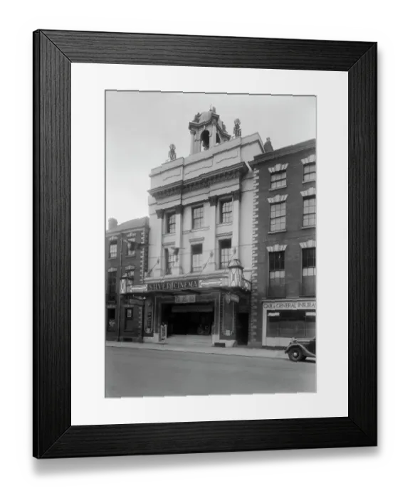 Framed Print : Silver Cinema BB87_03098 Framed Print : Silver Cinema BB87_03098