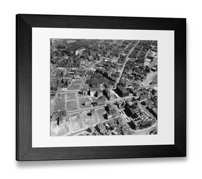 Framed Print : Liverpool, 1946 EAW001911
