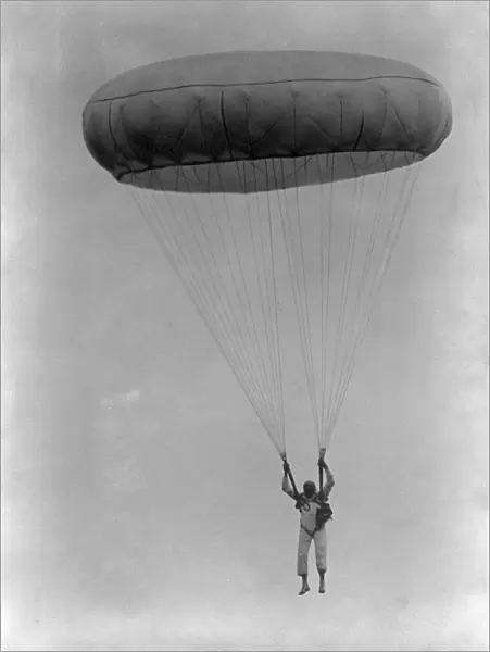 Parachutist AFL03_aerofilms_b251