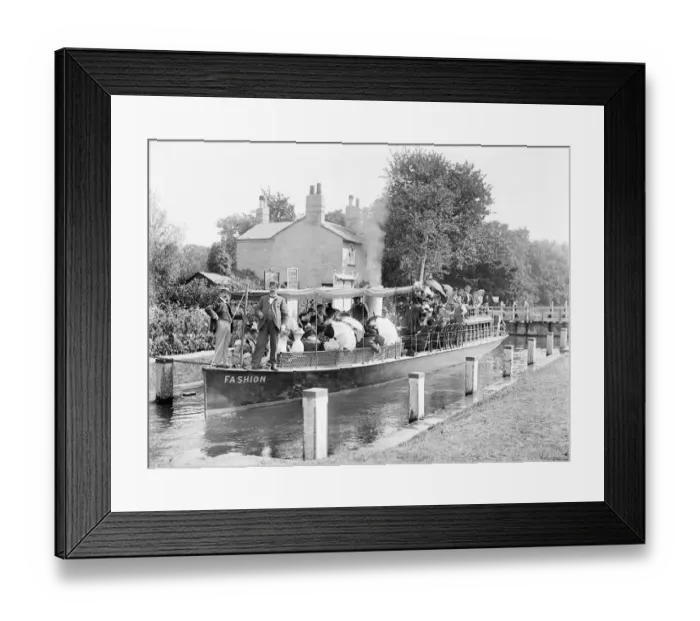 Framed Print : Thames pleasure craft CC73_00991