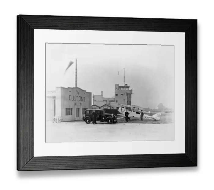 Framed Print : Heston Aerodrome c. 1930s AFL03_aerofilms_c19981
