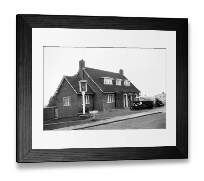 Framed Print : New town, new pub GOM01_05_055_02