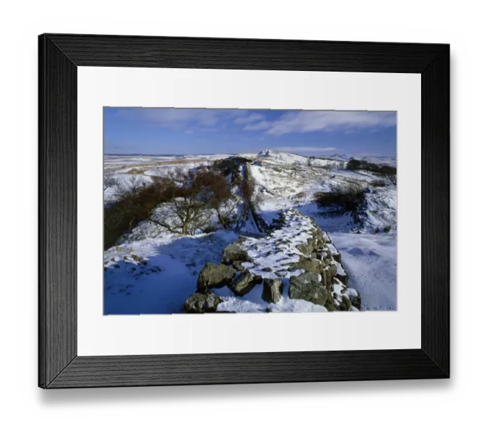 Framed Print : Hadrians Wall snow scene K060468 Framed Print : Hadrians Wall snow scene K060468
