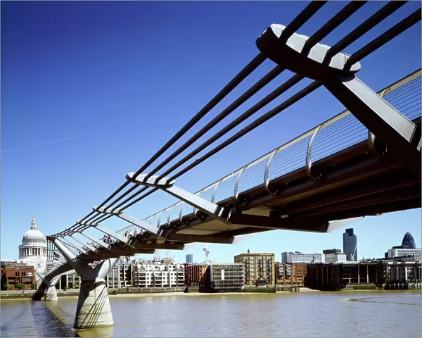 Millennium Bridge J060060