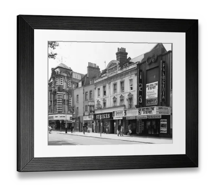 Framed Print : Charing Cross Road, July 1982 DD001347