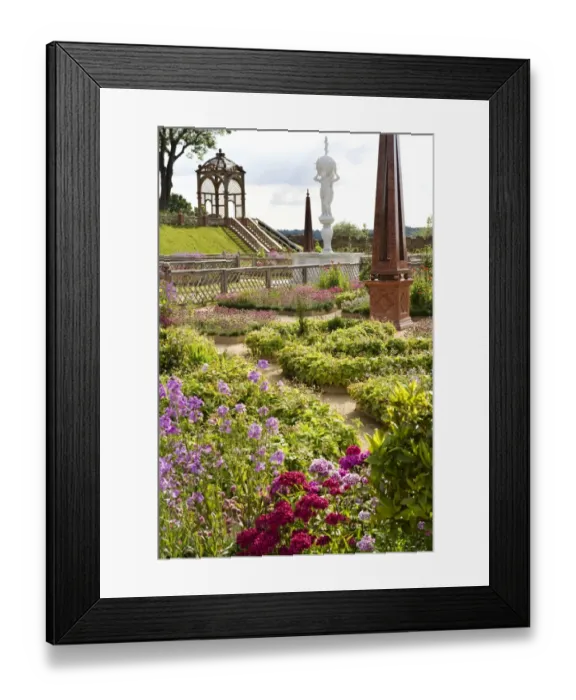 Framed Print : Kenilworth Castle Elizabethan Garden N090449