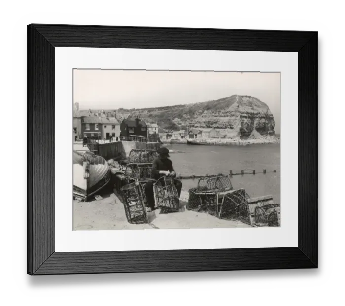 Framed Print : Mending lobster pots DIX02_01_022