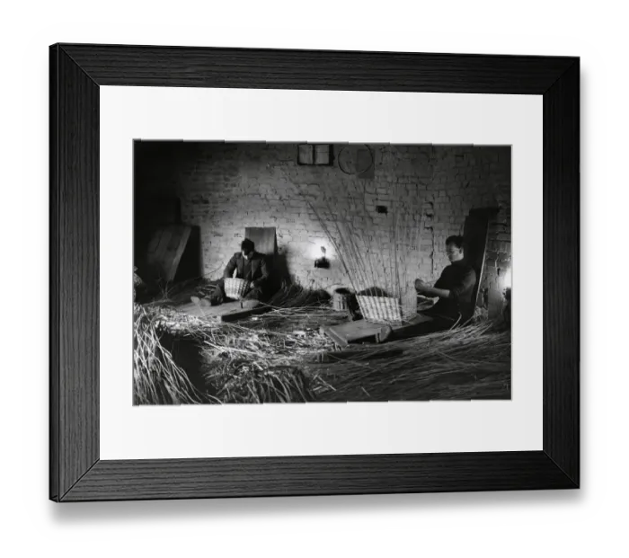 Framed Print : Basket weaving DIX02_01_052 Framed Print : Basket weaving DIX02_01_052