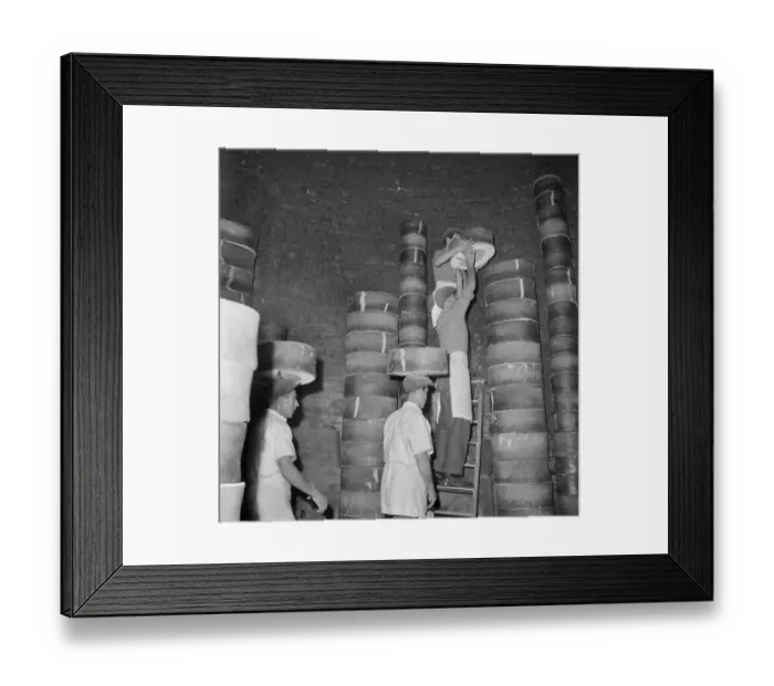 Framed Print : Stacking saggars DES01_04_0944 Framed Print : Stacking saggars DES01_04_0944