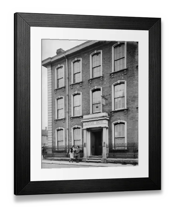 Framed Print : High Street Bromsgrove, 1941 a42_00941 Framed Print : High Street Bromsgrove, 1941 a42_00941