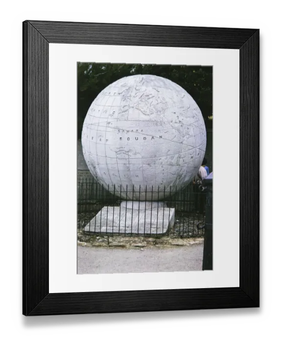 Framed Print : The Globe BAR03_01_409