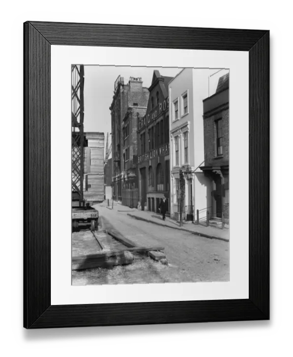 Framed Print : British Lion Wharf CXP01_01_040