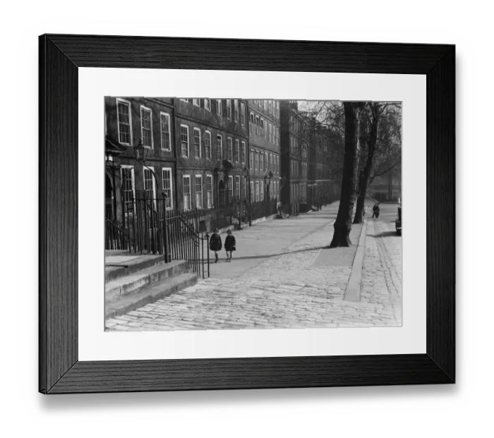 Framed Print : Kings Bench Walk, 1930s CXP01_01_046