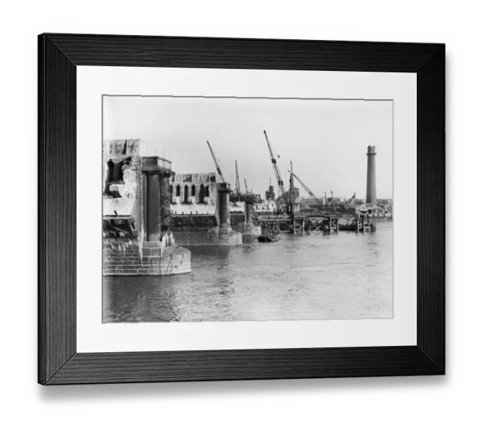 Framed Print : Demolition of Waterloo Bridge CXP01_01_099 Framed Print : Demolition of Waterloo Bridge CXP01_01_099