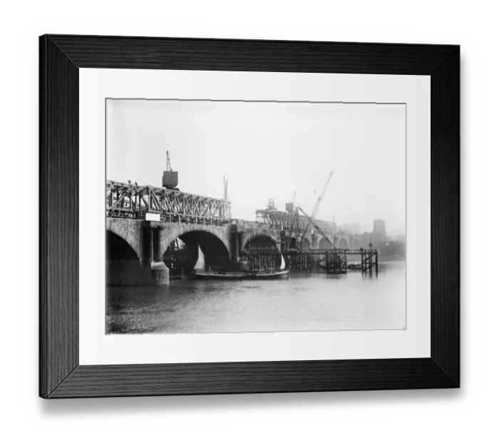 Framed Print : Demolition of Waterloo Bridge CXP01_01_106