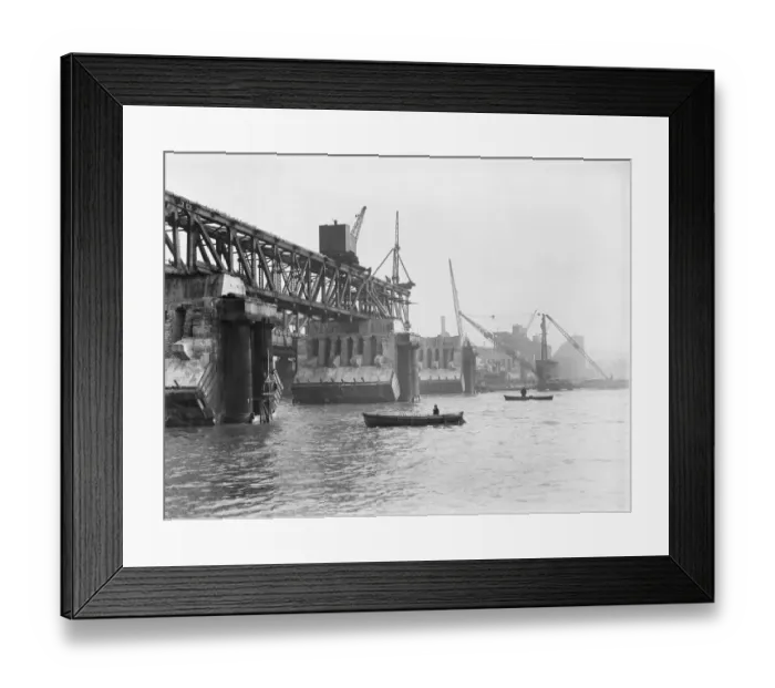 Framed Print : Demolition of Waterloo Bridge CXP01_01_097