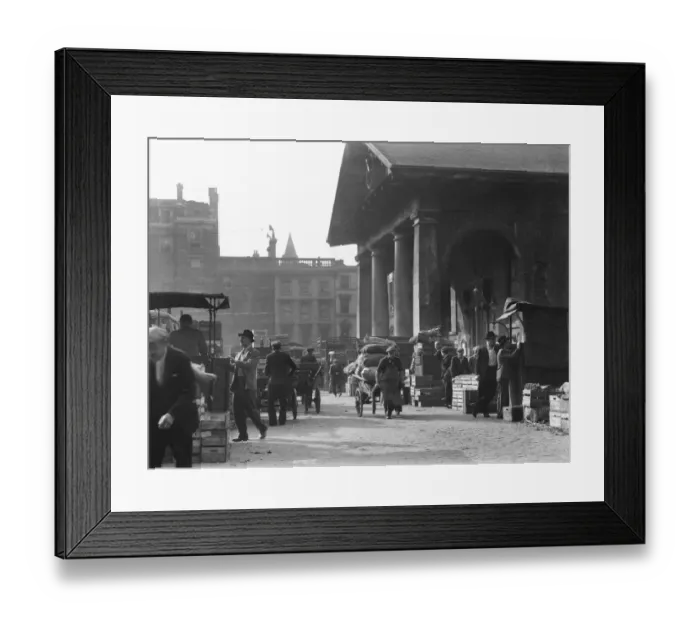 Framed Print : Covent Garden CXP01_01_156 Framed Print : Covent Garden CXP01_01_156