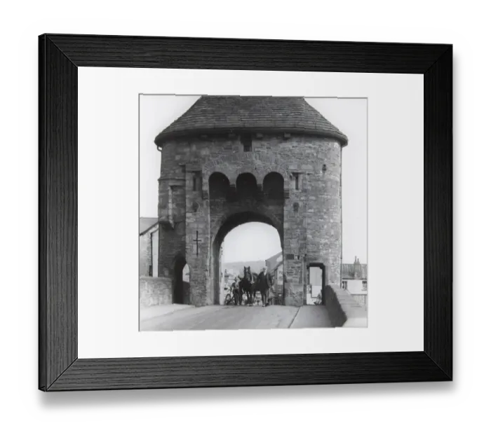 Framed Print : Monnow Bridge MOT01_01_48