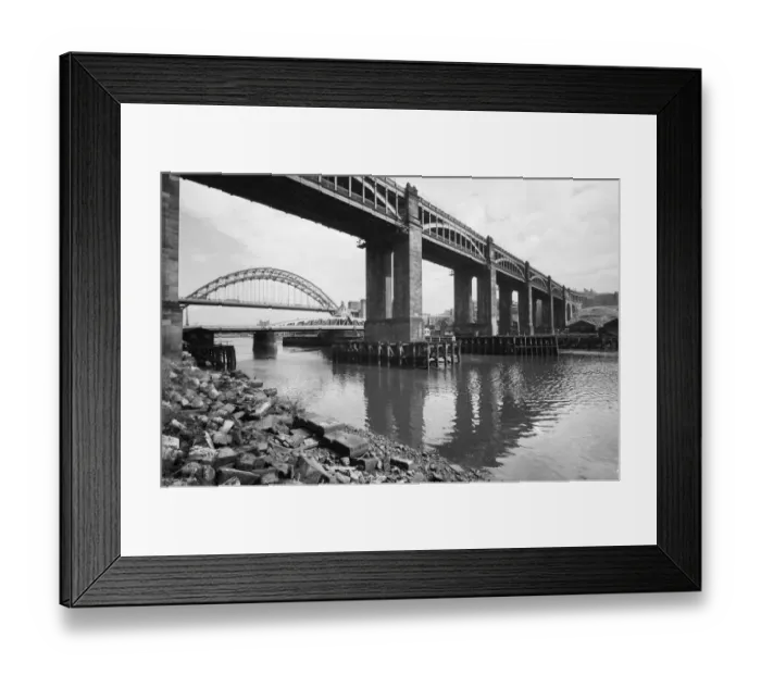 Framed Print : High Level Bridge UXC01_01_01_0397_32