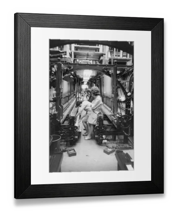 Framed Print : Textile works WAI01_04_217_69_21 Framed Print : Textile works WAI01_04_217_69_21