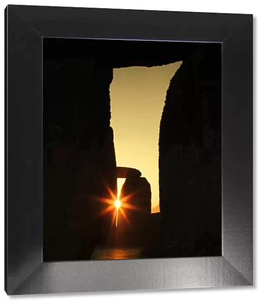 Stonehenge dawn DP149761
