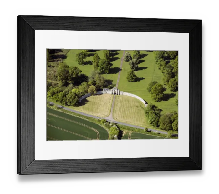 Framed Print : Woburn London Entrance 33594_024