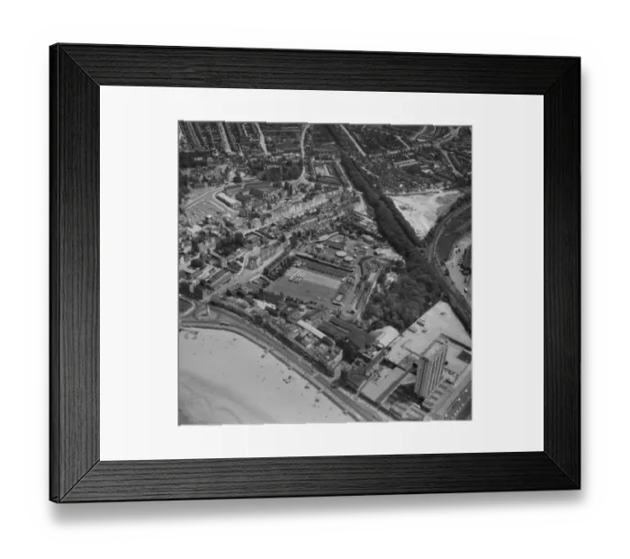 Framed Print : Dreamland EAW256686