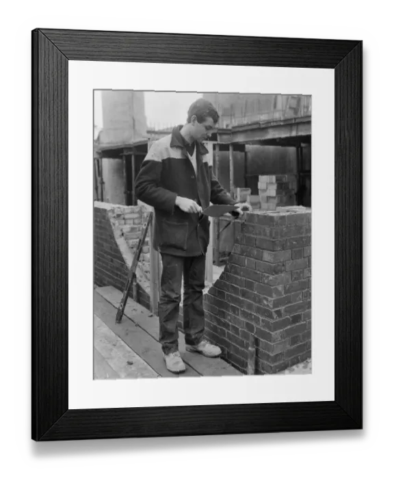 Framed Print : Barbican construction - bricklaying JLP01_08_070567 Framed Print : Barbican construction - bricklaying JLP01_08_070567