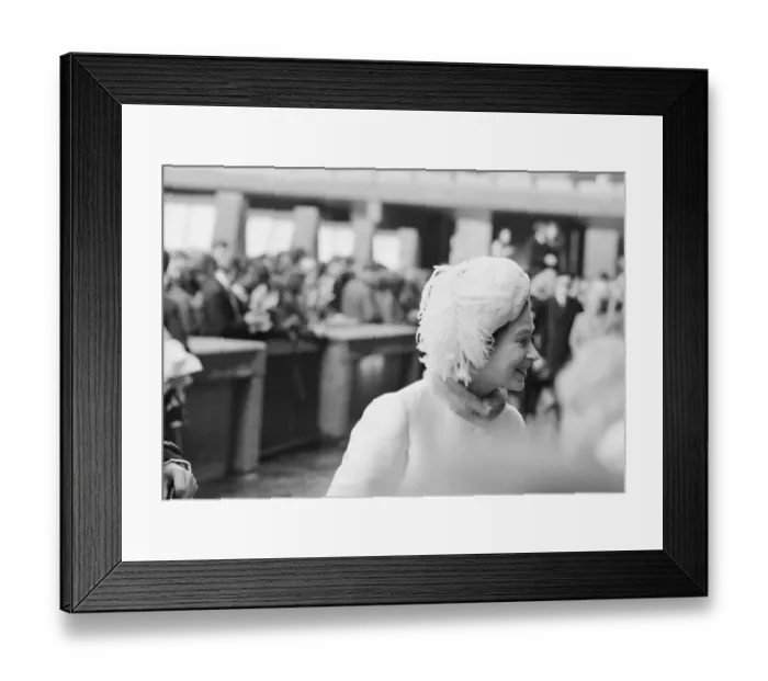 Framed Print : Queen Elizabeth at the Barbican JLP01_08_093374 Framed Print : Queen Elizabeth at the Barbican JLP01_08_093374