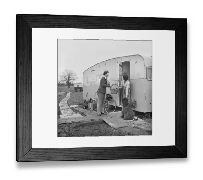 Framed Print : Delivering groceries JLP01_08_048781