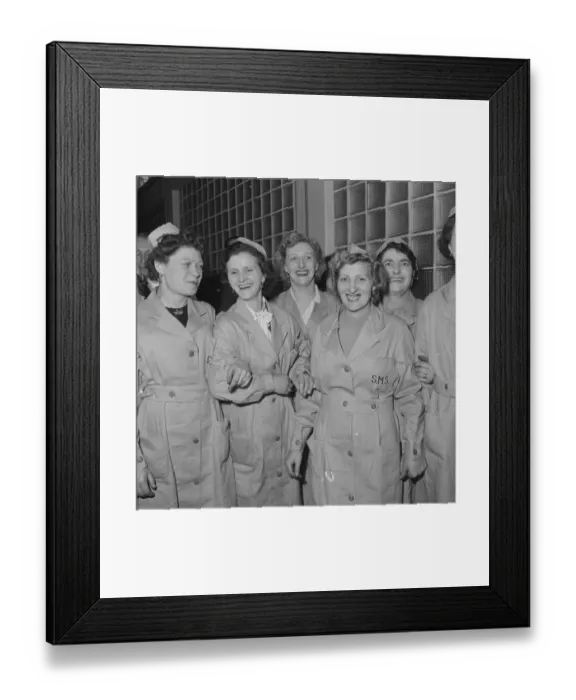 Framed Print : Brewery workers JLP01_08_022457